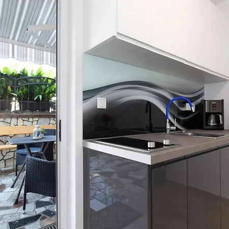 13153a Apartment *